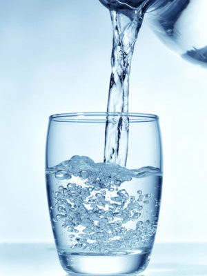 Uống nước không đúng cốc có thể gây ung thư: Tưởng đơn giản mà không mấy ai nắm được, dùng sai ly đi một dặm! - Ảnh 3.