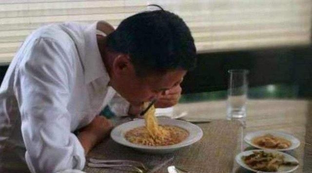 Sở hữu khối tài sản khổng lồ nhưng đây là bữa trưa yêu thích tỷ phú Jack Ma: Người càng thành công sẽ càng tinh giản? - Ảnh 1.
