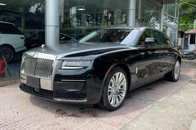 Khui công Rolls-Royce Ghost 2021 thứ 2 Việt Nam: Nhiều chi tiết hàng độc thể hiện độ chịu chơi của đại gia sở hữu  - Ảnh 4.