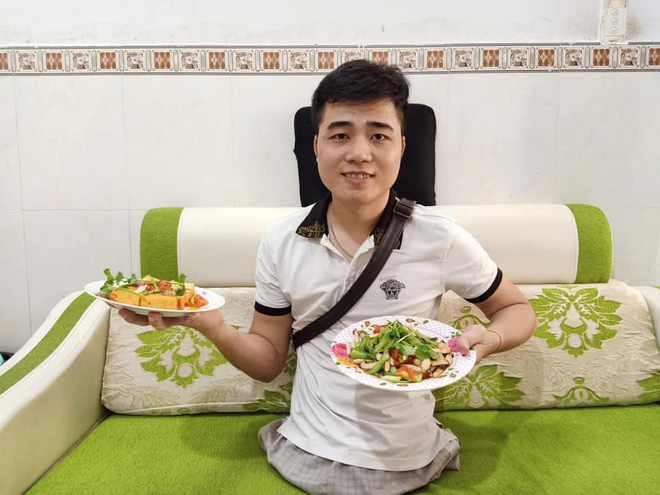 Nghị lực phi thường của chàng trai phải cưa cụt đôi chân ở tuổi 25 và hành trình trao yêu thương giữa dịch Covid-19 - Ảnh 5. Nghị lực phi thường của chàng trai phải cưa cụt đôi chân ở tuổi 25 và hành trình trao yêu thương giữa dịch Covid-19 - Ảnh 5.