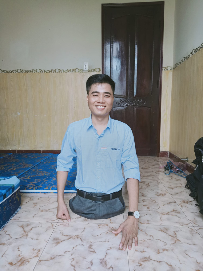 Nghị lực phi thường của chàng trai phải cưa cụt đôi chân ở tuổi 25 và hành trình trao yêu thương giữa dịch Covid-19 - Ảnh 7.