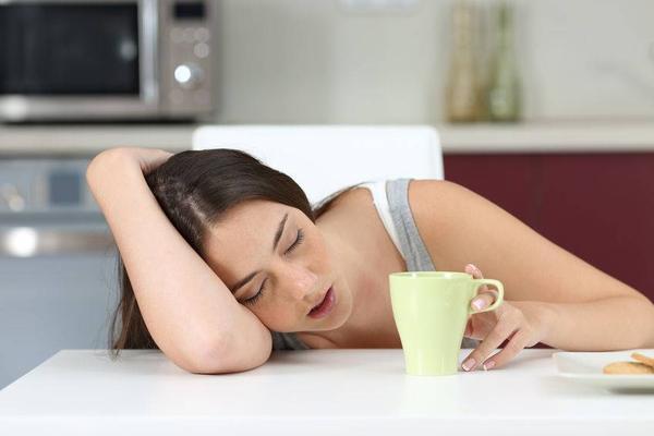 Cứ ăn cơm no lại buồn ngủ không chỉ liên quan đến thiếu máu não mà còn là dấu hiệu của 4 căn bệnh nghiêm trọng này, bạn cần hiểu rõ - Ảnh 3.