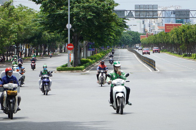 Những “tấm khiên” giúp người dân, doanh nghiệp trụ vững trong dịch bệnh - Ảnh 3.