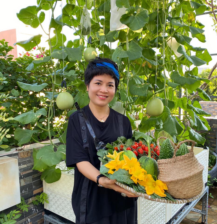 Mùa đến rau quả bung nở, và bí quyết trồng rau tại Đà Nẵng sẽ giúp cho ngôi nhà của bạn thêm phần sinh động. Khách khứa của bạn không chỉ thưởng thức được những sản phẩm tươi ngon mà còn được tận hưởng không gian sống thoáng đãng, trong lành.