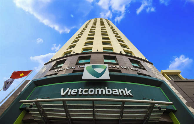 Phòng giao dịch Vietcombank sẽ là sân khấu livestream sao kê của Công Vinh Thủy Tiên - Ảnh 2.
