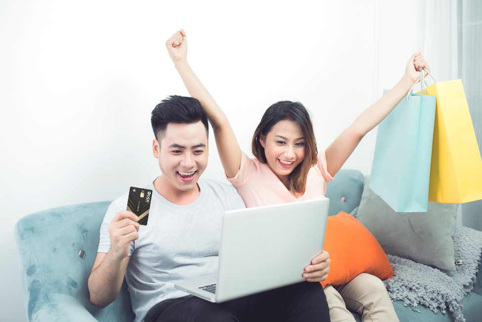 OCB phát hành thẻ ghi nợ chỉ trong 15 phút - Ảnh 1.