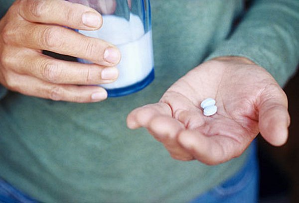 5 loại nước sẽ hóa thành độc tố khi uống chung với thuốc, làm mất tác dụng điều trị khiến bệnh mãi chẳng khỏi  - Ảnh 2.