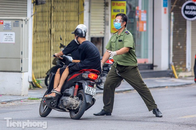 Hà Nội thay đổi thế nào sau 4 lần giãn cách xã hội? - Ảnh 10.