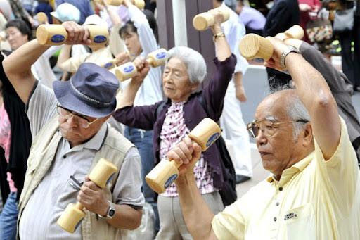 Cuộc sống trẻ hóa của người già tại Nhật Bản: Sống độc lập, kết giao với bạn bè, phong cách sống cực kỳ phong phú không hề kém thanh niên - Ảnh 2.