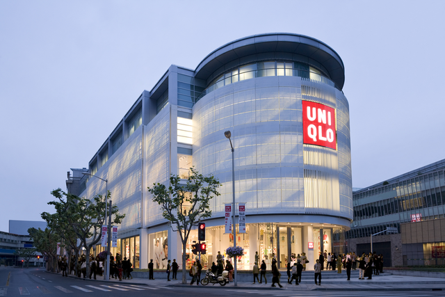 Uniqlo flagship store in Ginza Tokyo is enormous  escapecomau