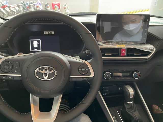 Toyota Raize đầu tiên về Việt Nam: Đại lý nhận cọc 20 triệu đồng, giá dự kiến 500 triệu đồng, đối thủ đi trước một bước của Kia Sonet - Ảnh 6.