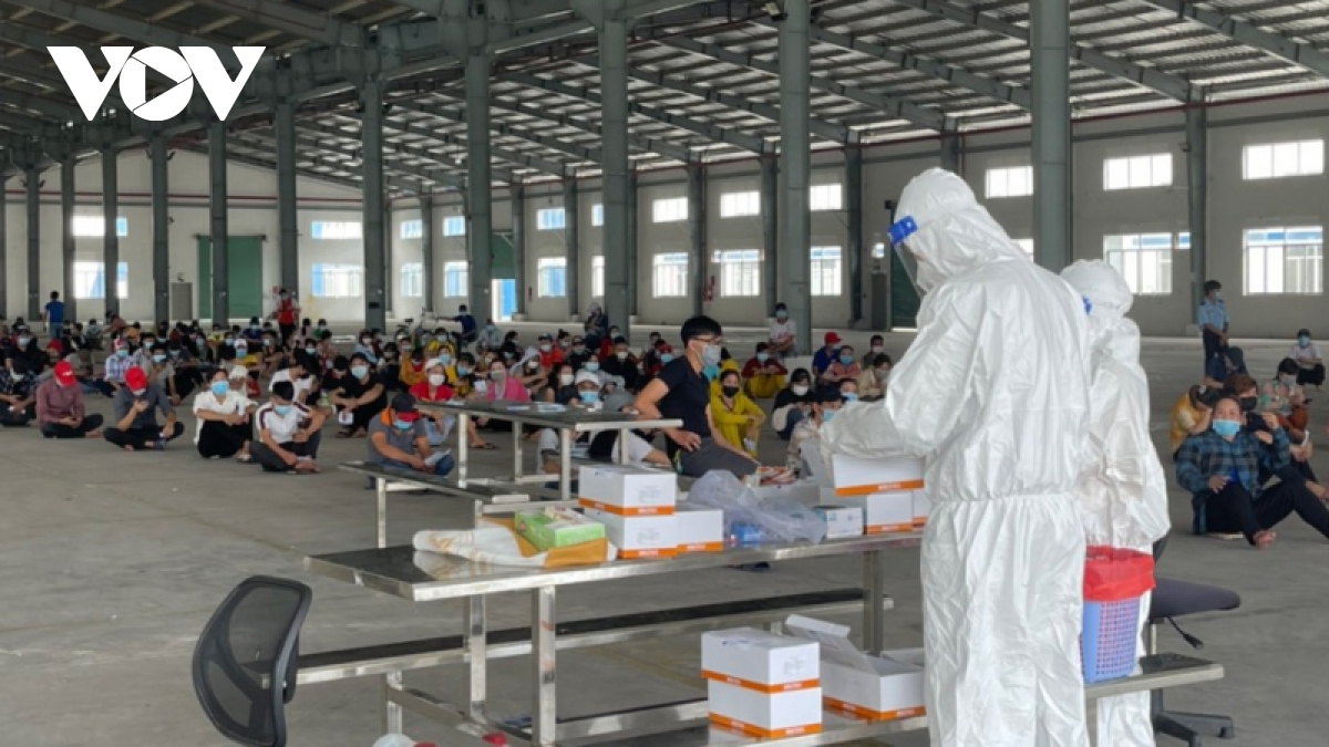Doanh nghiệp Bình Dương kiến nghị được tự test nhanh COVID-19 để giảm chi phí - Ảnh 2. Doanh nghiệp Bình Dương kiến nghị được tự test nhanh COVID-19 để giảm chi phí - Ảnh 2.