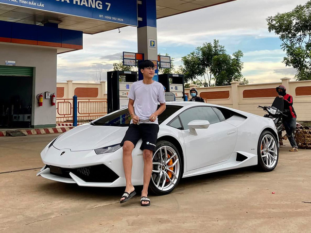  Thú chơi siêu xe của những thiếu gia Gen Z tại Việt Nam: Có người thay xe như thay áo, Lamborghini cũng chỉ để đi chợ  - Ảnh 8.