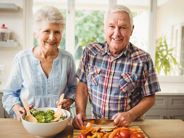 Ăn chay hay ăn thịt sẽ giúp chúng ta sống lâu hơn? Bí quyết trường thọ của người sống trăm tuổi sẽ khiến bạn phải ngạc nhiên - Ảnh 3.