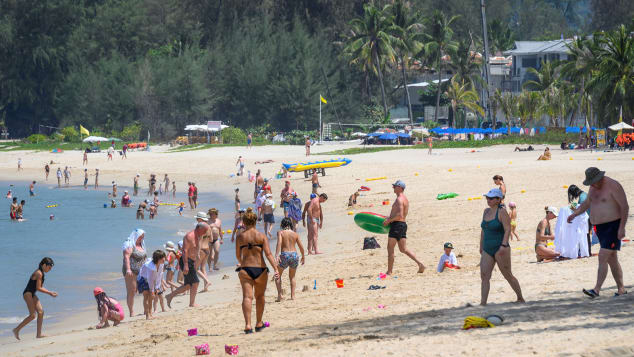 Cảnh tượng không ai có thể ngờ ở Thái Lan: Phuket trống vắng như hoang đảo, giảm 99% du khách, hướng dẫn viên tự vẫn vì túng quẫn - Ảnh 3.