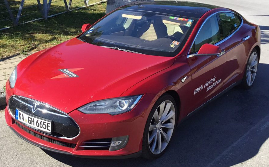 Muốn biết xe điện bền hay không, hỏi chiếc Tesla Model S đời đầu này: Chủ xe đã đi 1,5 triệu km, thay pin 2 lần, thay động cơ 3 lần