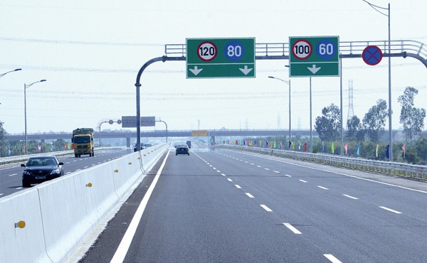  Từ 5/5, xe trả phí thủ công bị cấm đi cao tốc hiện đại nhất nước - Ảnh 1.