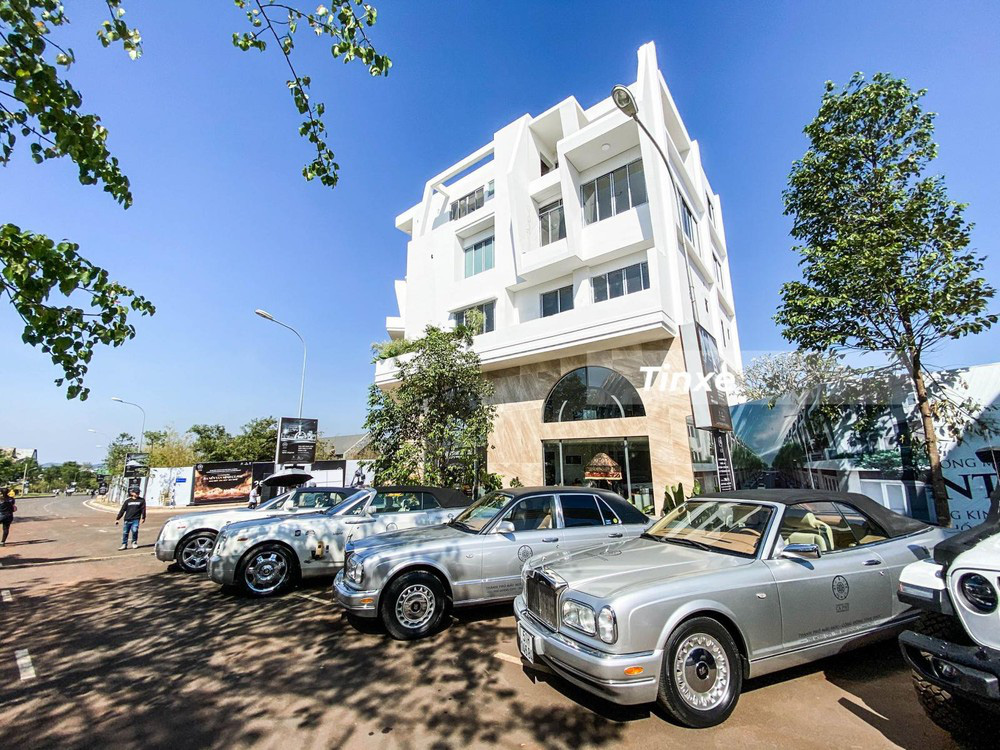 Dàn siêu xe độc nhất vô nhị của ông chủ Trung Nguyên Đặng Lê Nguyên Vũ - Ảnh 4. Dàn siêu xe độc nhất vô nhị của ông chủ Trung Nguyên Đặng Lê Nguyên Vũ - Ảnh 4.