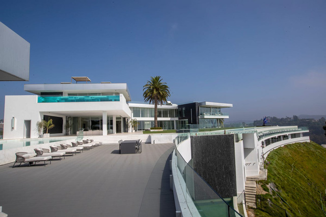 Bên trong siêu dinh thự gần 10.000 m2 tại Los Angeles, được niêm yết 295 triệu USD và sắp đấu giá - Ảnh 20.