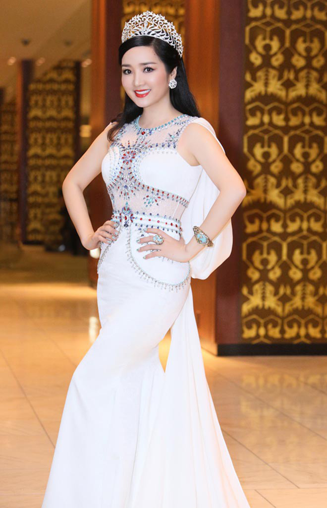 Tại sao hôn nhân của chủ tịch Tân Hoàng Minh và Giáng My chỉ chóng vánh, gây vỡ mộng? - Ảnh 1. Tại sao hôn nhân của chủ tịch Tân Hoàng Minh và Giáng My chỉ chóng vánh, gây vỡ mộng? - Ảnh 1.