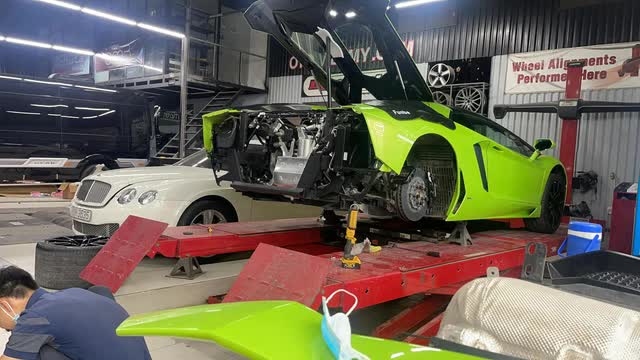 Vừa sắm Lamborghini Aventador Roadster màu độc chơi Tết, đại gia Việt mạnh tay chi hàng trăm triệu độ dàn ống xả và nâng công suất khủng - Ảnh 2.