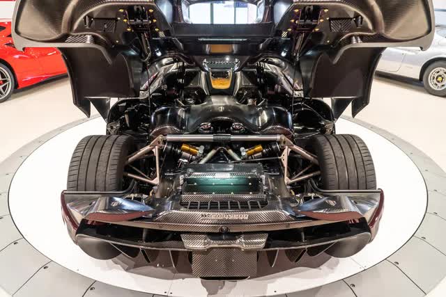 Siêu phẩm Koenigsegg Regera nằm phủ bạt kín bưng trong garage trăm tỷ, chờ ngày được Hoàng Kim Khánh mang đi dạo phố - Ảnh 4.