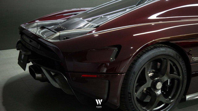Siêu phẩm Koenigsegg Regera nằm phủ bạt kín bưng trong garage trăm tỷ, chờ ngày được Hoàng Kim Khánh mang đi dạo phố - Ảnh 5.