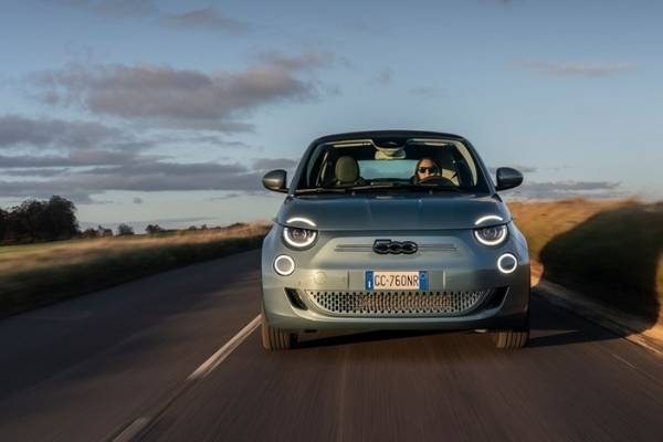 Những chiếc ô tô điện giá mềm, đáng mua trong năm 2022 - Ảnh 2.