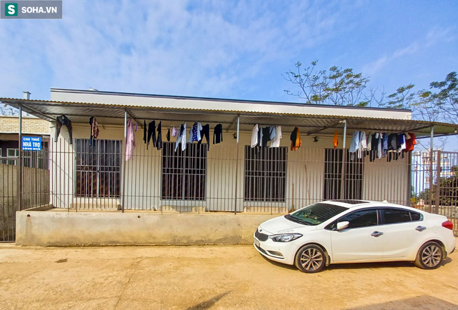 Bé 3 tuổi nghi bị đinh bắn vào đầu, chủ nhà trọ nói con bé sợ cả mẹ và chú kia một phép - Ảnh 2. Bé 3 tuổi nghi bị đinh bắn vào đầu, chủ nhà trọ nói con bé sợ cả mẹ và chú kia một phép - Ảnh 2.