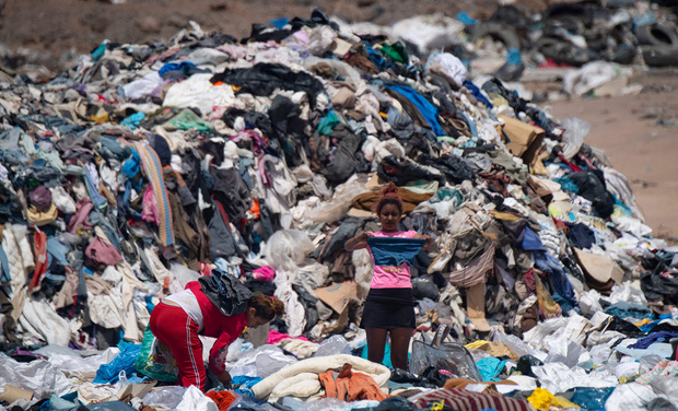 Bãi rác quần áo của thế giới: Mặt trái của thời trang nhanh siêu lợi nhuận và cái giá phải trả dành cho hành tinh này - Ảnh 6.