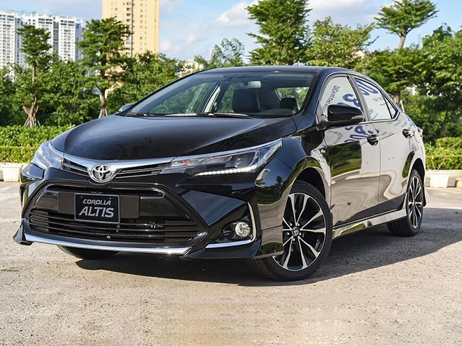 Xả hàng tồn, giá Toyota Corolla Altis giảm mạnh tại đại lý xuống dưới 700 triệu đồng