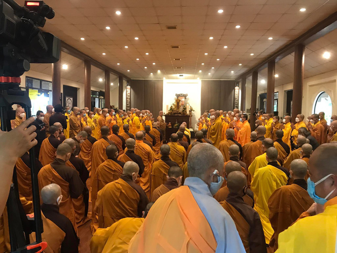 Lễ nhập kim quan Thiền sư Thích Nhất Hạnh - Ảnh 3. Lễ nhập kim quan Thiền sư Thích Nhất Hạnh - Ảnh 3.