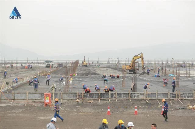 Cận cảnh nhà máy VinFast Vũng Áng - Hà Tĩnh: Đại công trường 2.000ha đã bắt đầu khởi công - Ảnh 3.