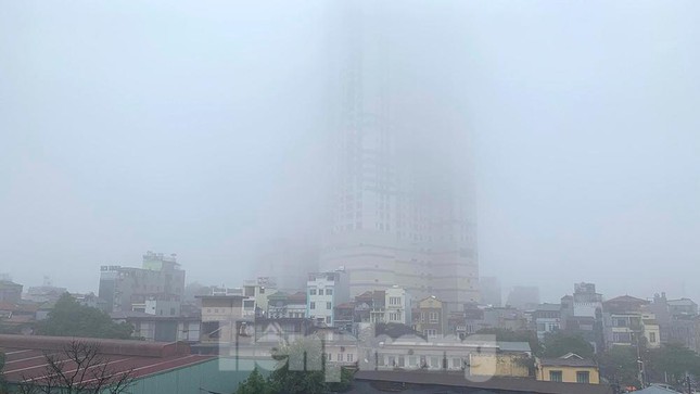  Ngỡ ngàng hình ảnh Hà Nội sương giăng khắp lối như Sa Pa  - Ảnh 8.