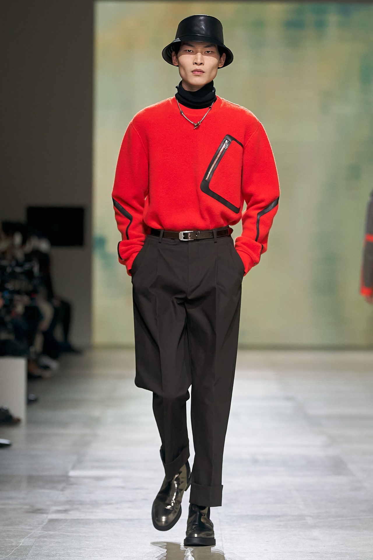 Bộ sưu tập thời trang nam Thu - Đông 2022 của Hermès: Tôn vinh sự nam tính sang trọng - Ảnh 9.