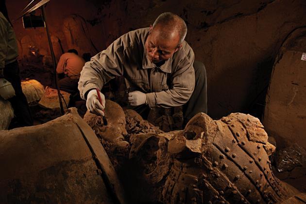 Vì sao có tới 100 tấn thủy ngân trong lăng mộ Tần Thủy Hoàng? Hậu thế mất tới 2.000 năm vẫn chưa tìm ra lời đáp - Ảnh 2.