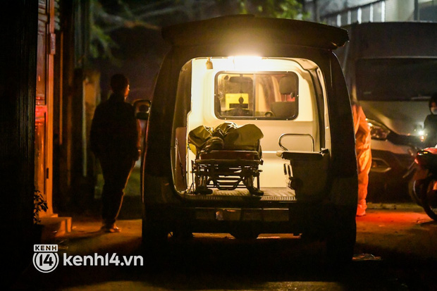  Vụ nổ bình gas kinh hoàng ở Hà Nội: 3 người tử vong khi đang ăn uống - Ảnh 3.