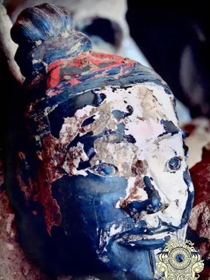 Giải mã đội quân đất nung bí ẩn canh giữ lăng mộ Tần Thủy Hoàng: Mỗi người một vẻ, màu sắc đủ đầy nhưng lại là nỗi ê chề của ngành khảo cổ Trung Quốc - Ảnh 7.
