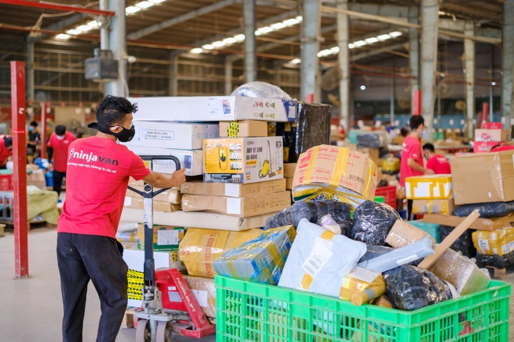 Vận động người dân không về quê ăn Tết, địa phương không nên ngăn sông cấm chợ - Ảnh 1. Vận động người dân không về quê ăn Tết, địa phương không nên ngăn sông cấm chợ - Ảnh 1.