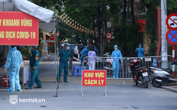  Hà Nội: Quận Cầu Giấy chuyển màu cam “nguy cơ cao”, sẽ dừng bán hàng ăn uống tại chỗ - Ảnh 1.