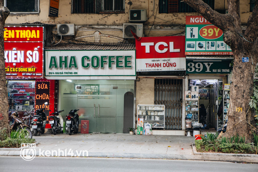  ẢNH: Cận cảnh 5 tuyến phố trung tâm Hà Nội cho phép kinh doanh trên vỉa hè - Ảnh 7.