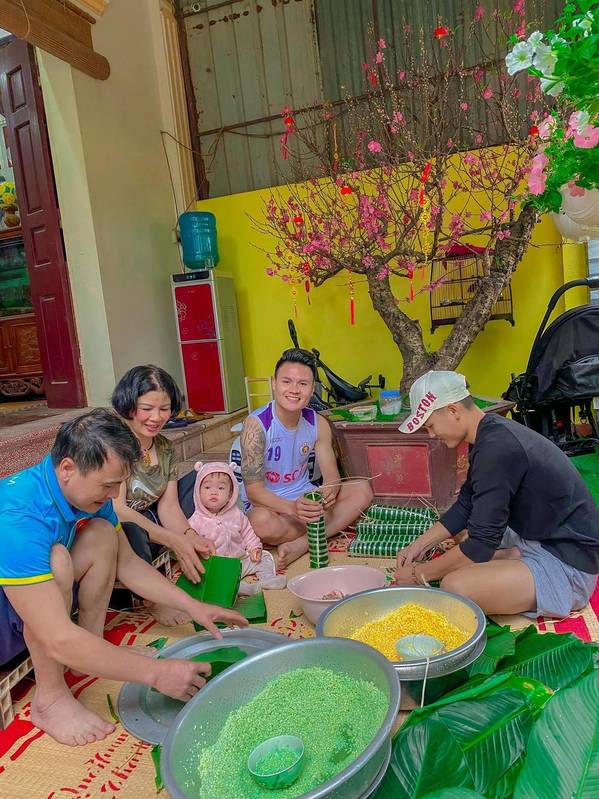 Không chỉ mang tiền về cho mẹ, hội con nhà người ta còn mang nhiều thứ khiến người khác ngưỡng mộ - Ảnh 5.