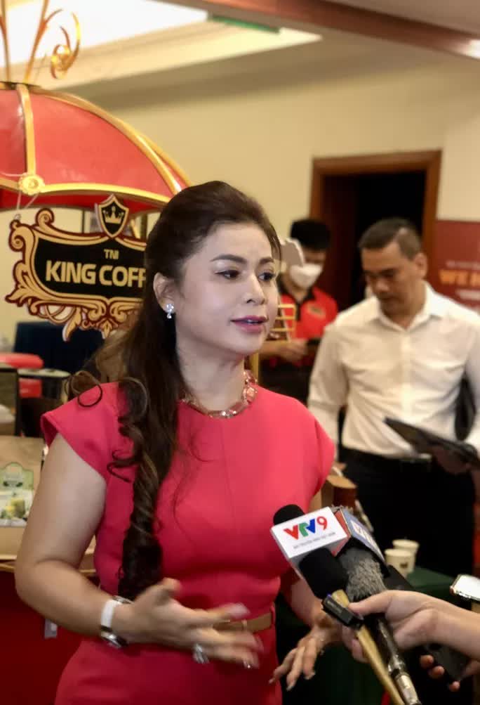 Bà Lê Hoàng Diệp Thảo kể chuyện gầy dựng King Coffee sau biến cố gia đình - Ảnh 1. Bà Lê Hoàng Diệp Thảo kể chuyện gầy dựng King Coffee sau biến cố gia đình - Ảnh 1.