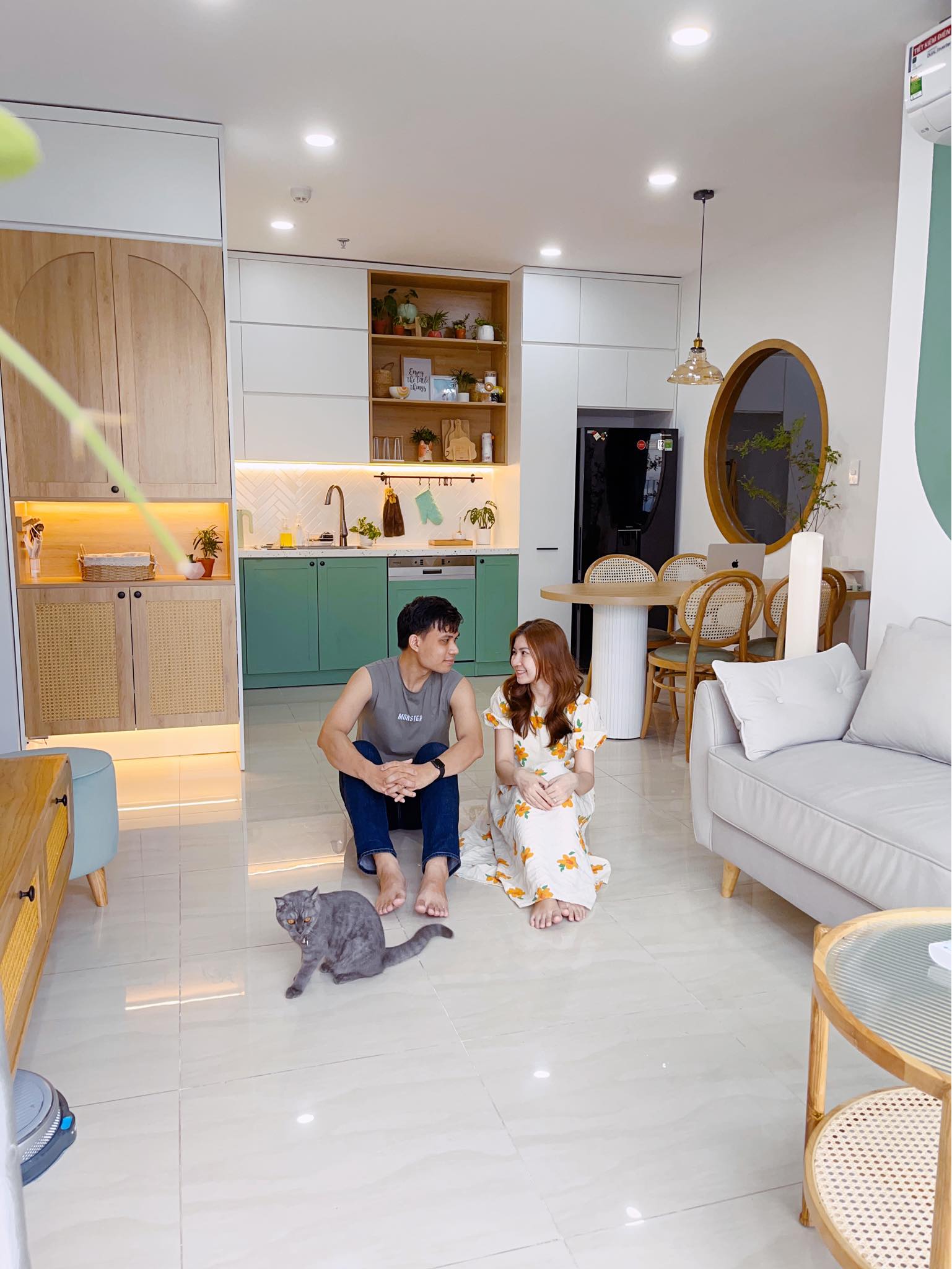 Căn hộ 56m2 của vợ chồng trẻ: Nên đầu tư thiết kế nhà để có cảm giác “sở hữu - Ảnh 1. Căn hộ 56m2 của vợ chồng trẻ: Nên đầu tư thiết kế nhà để có cảm giác “sở hữu - Ảnh 1.