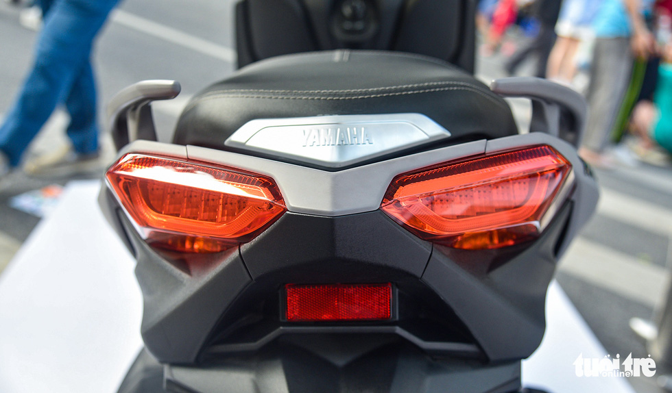 Yamaha X Max 300 nhận đặt hàng tại Việt Nam, giá từ 129 triệu đồng - Ảnh 7. Yamaha X Max 300 nhận đặt hàng tại Việt Nam, giá từ 129 triệu đồng - Ảnh 7.