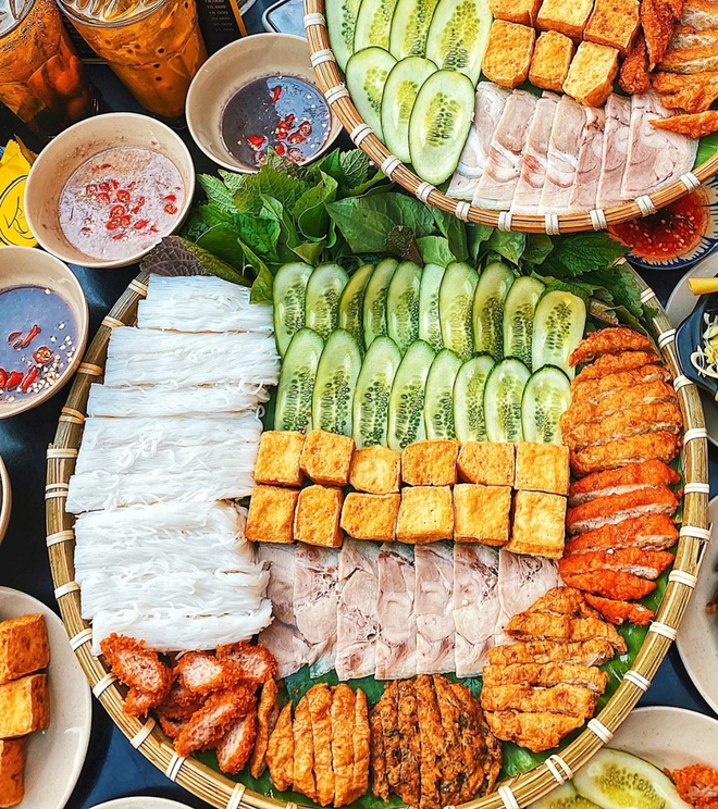 Sau bún đậu, có thêm đặc sản Hà Nội khiến ẩm thực TP.HCM “dậy sóng” - Ảnh 12.