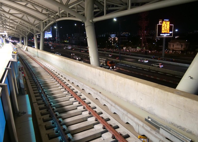  Cận cảnh nhà ga Metro số 1 có mái che lớn nhất Việt Nam sắp về đích  - Ảnh 8.