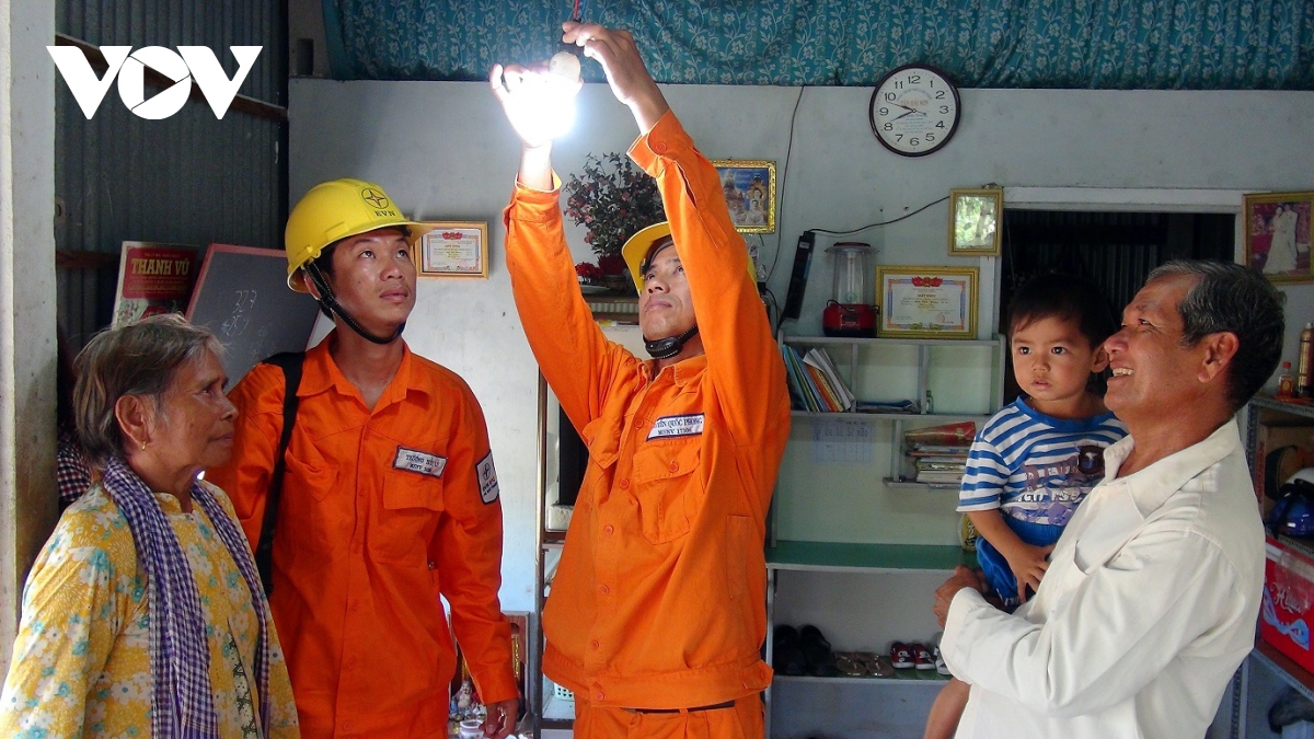 Biểu giá bán lẻ điện mới ít tác động đến hộ dùng điện dưới 711 kWh/tháng - Ảnh 2.