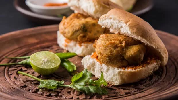 Ấn Độ: Món ăn đường phố nổi tiếng nhất tại Mumbai, níu chân thực khách khiến họ quên lối về - Ảnh 1.