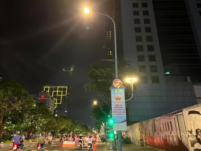 Công an TP HCM thông tin về vụ cháy tại Tòa nhà Vạn Thịnh Phát - Ảnh 2. Công an TP HCM thông tin về vụ cháy tại Tòa nhà Vạn Thịnh Phát - Ảnh 2.